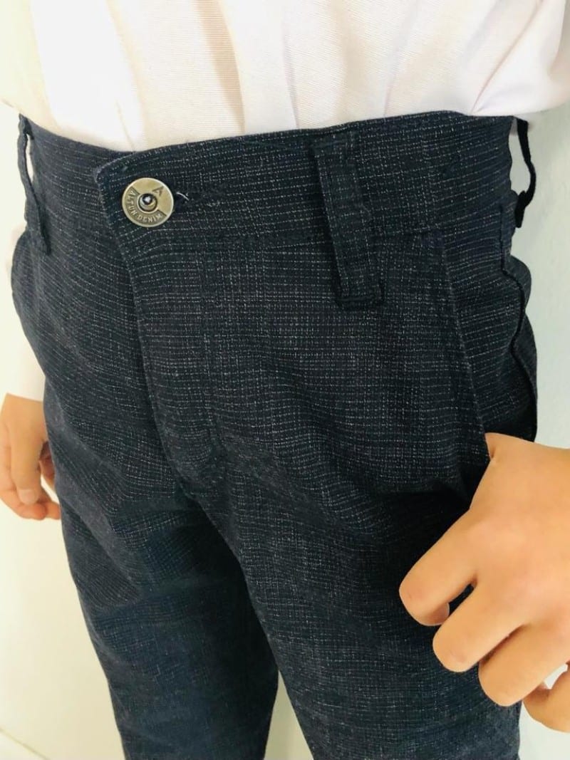 Elegant trousers with a check pattern