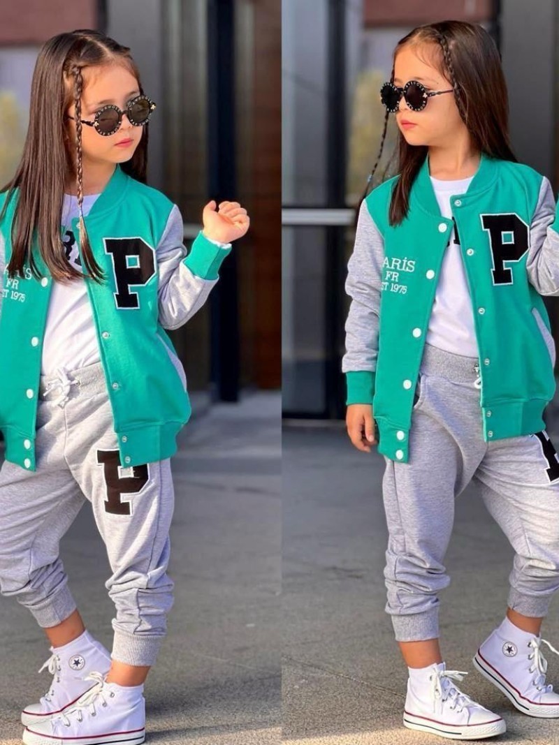 The most fashionable girls' set
