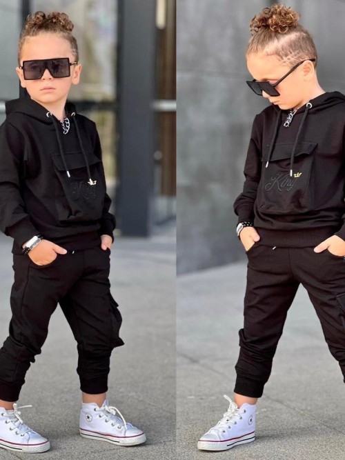 Two-piece boys' set with a large pocket